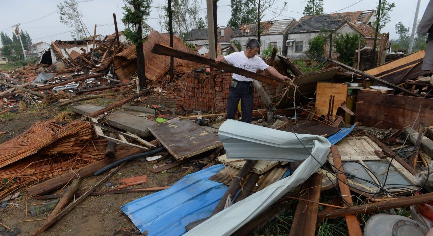 Пет жертви взе торнадото в Южен Китай, 33-ма са ранени