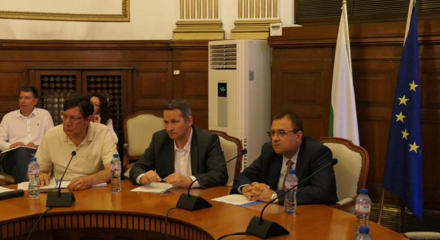 Криминализират вноса на забранени препарати за растителна защита