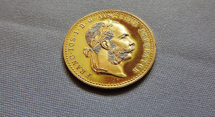 Интересът към златото продължава да се засилва.