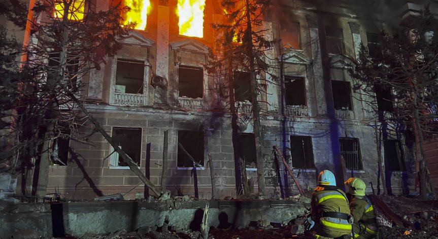 Украинското разузнаване: Русия напуска Крим, но внушава, че всичко върви по план