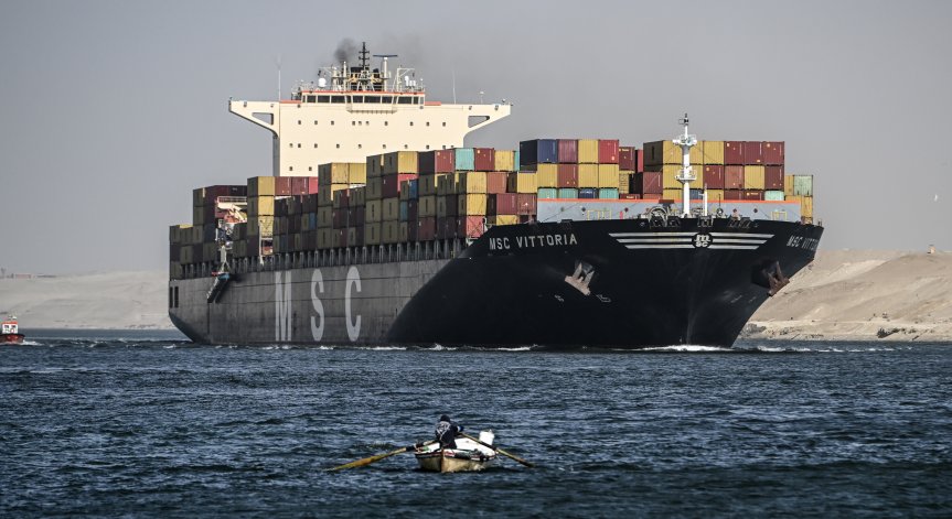 Иранската революционна гвардия плени кораб с 25 души екипаж в Персийския залив