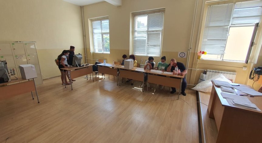 Ниска избирателна активност в началото на вота в Благоевград