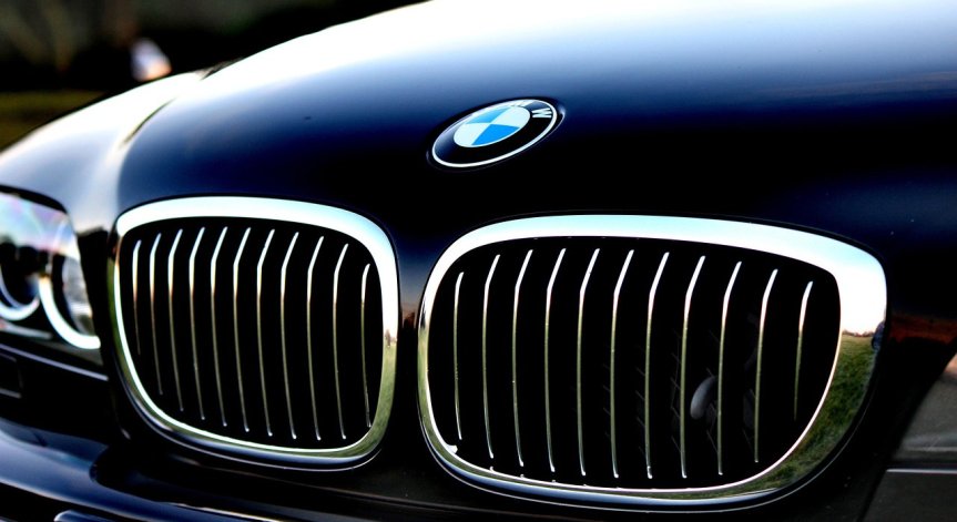 BMW създава дигитална кола с нов софтуер и автономно шофиране