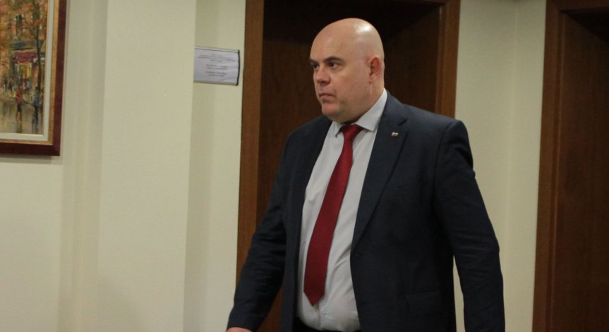 Гешев: Руски дипломат е шпионирал американски военни у нас