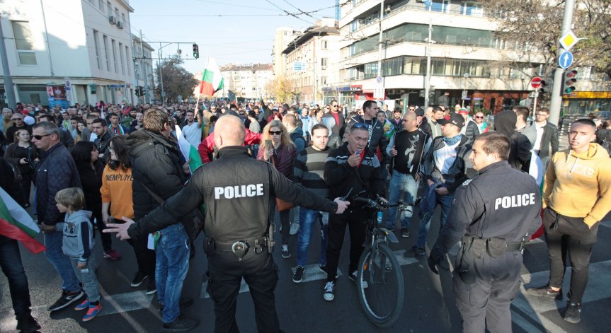 Протестите не спират: И днес се очакват пътни блокади