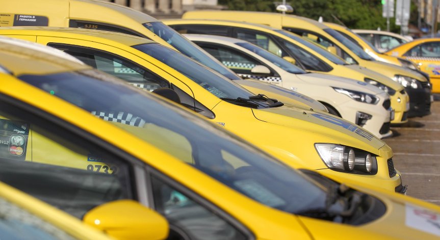 Такситата в София поскъпват с над 18%