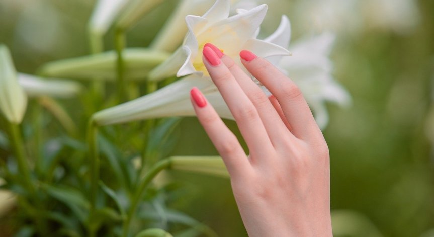 Как да се справим със слабите и чупливи нокти?