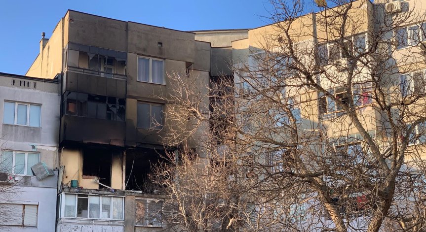 Три станаха жертвите на мощния взрив в блок във Варна