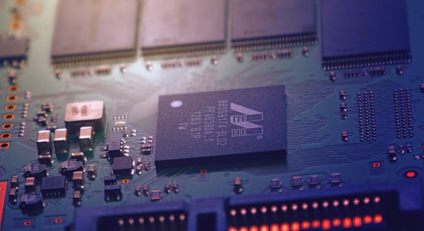 Няма достатъчно чипове - недостигът може да продължи до края на годината