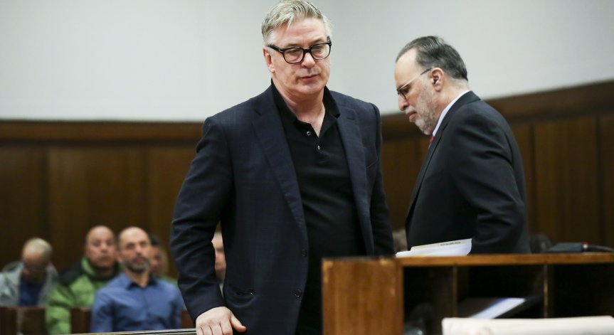 Семейството на Хътчинс съди Алек Болдуин за значително обезщетение