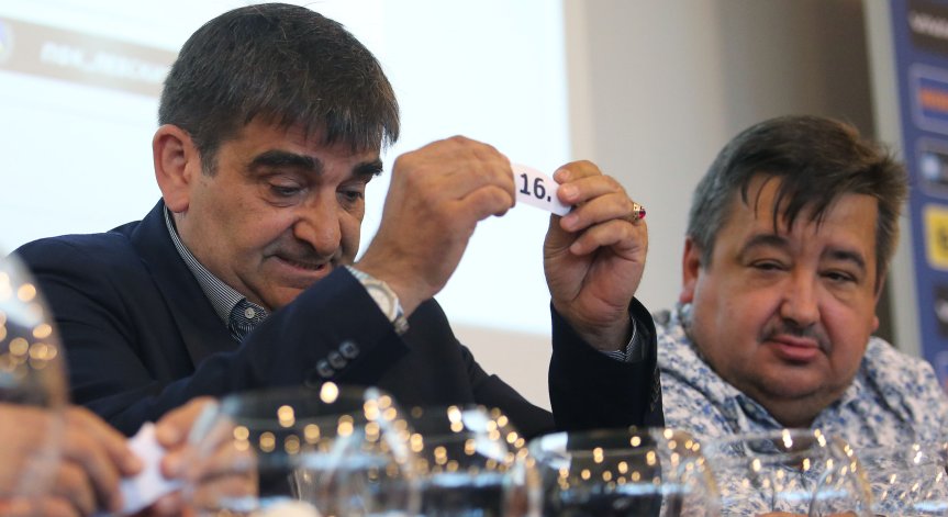 Първа лига: 