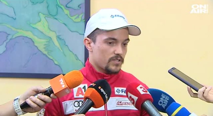 Страхотното представяне на Алберт Попов му донесе награда 