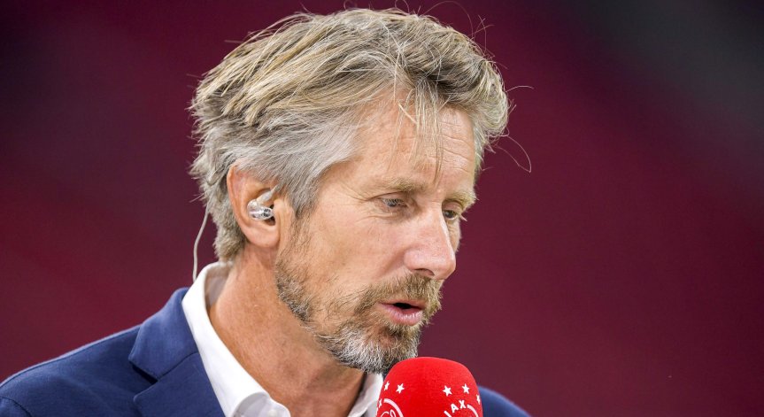 Бившият вратар на Нидерландия Едвин ван дер Сар е в интензивното с мозъчен кръвоизлив