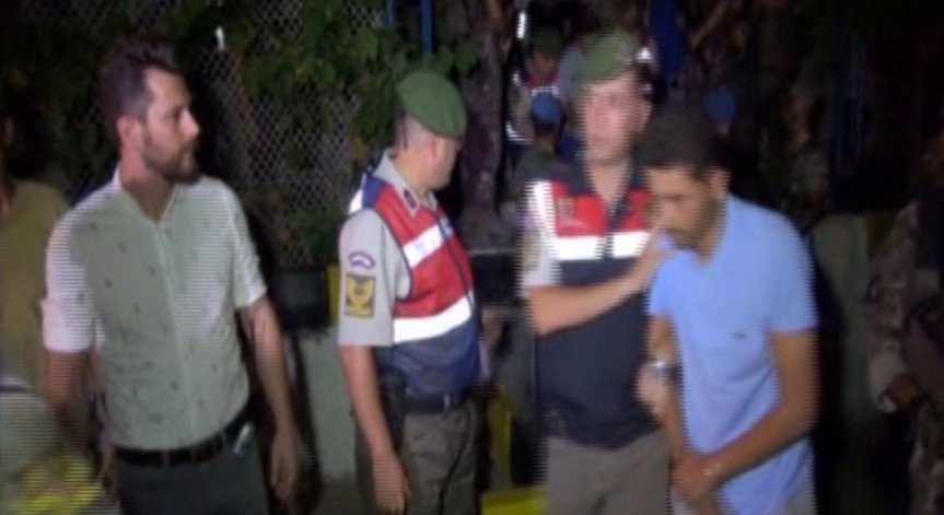 Властите в Турция задържаха 9 души, щурмували хотела в Мармарис