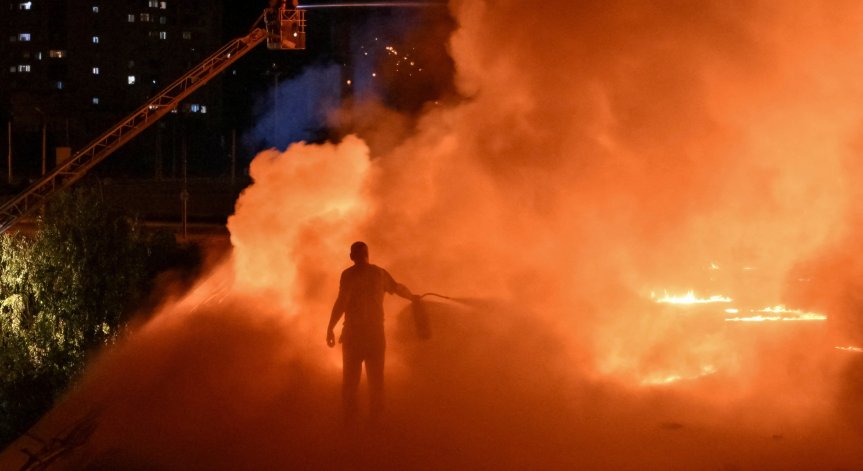ВСУ поразиха Русия с дронове - горят НПЗ на 