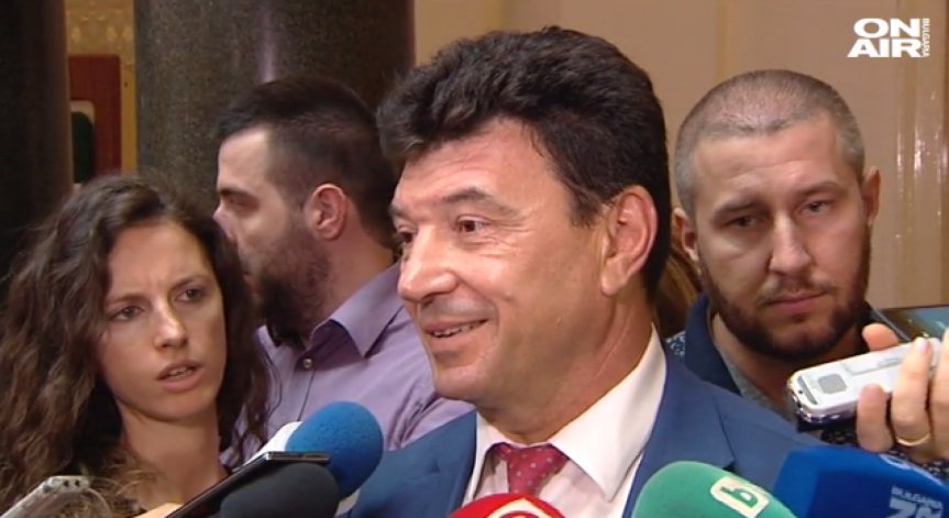 Присвоителят на суджуци Живко Мартинов вече не е депутат