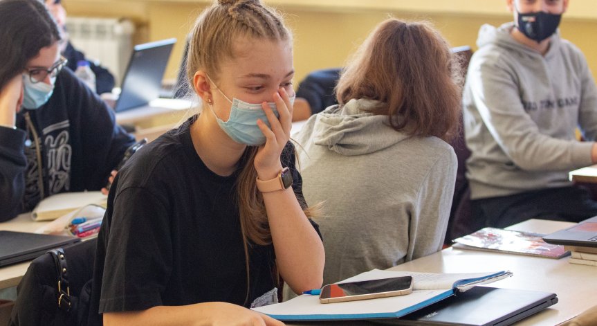 Учениците от 5 до 12 клас преминават към онлайн обучение в Софийска област