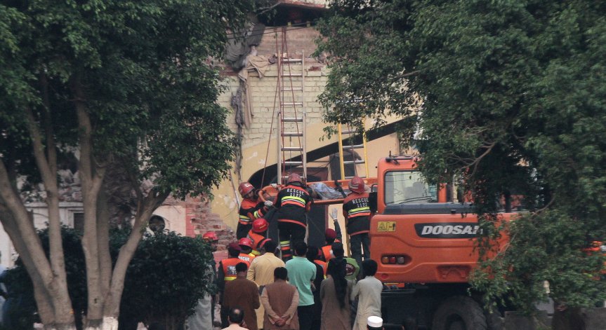 Тежки поражения след разменени удари.
