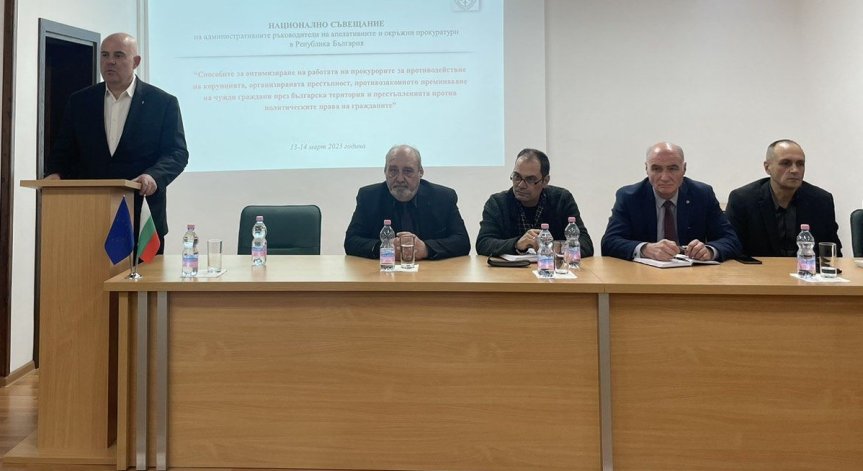 Гешев: Работим за хората и не се съобразяваме с огромния политически натиск