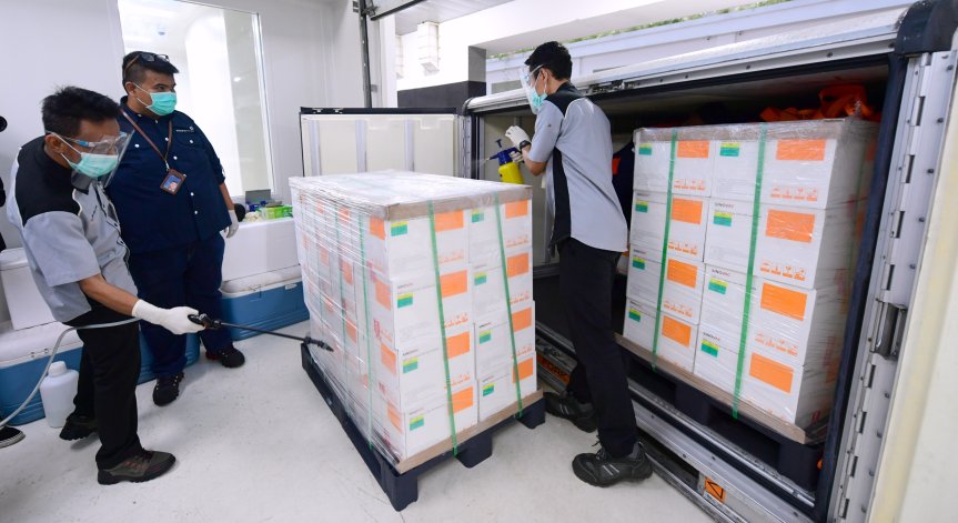 Китайската ваксина - обвита в мистерии и ударно произвеждана