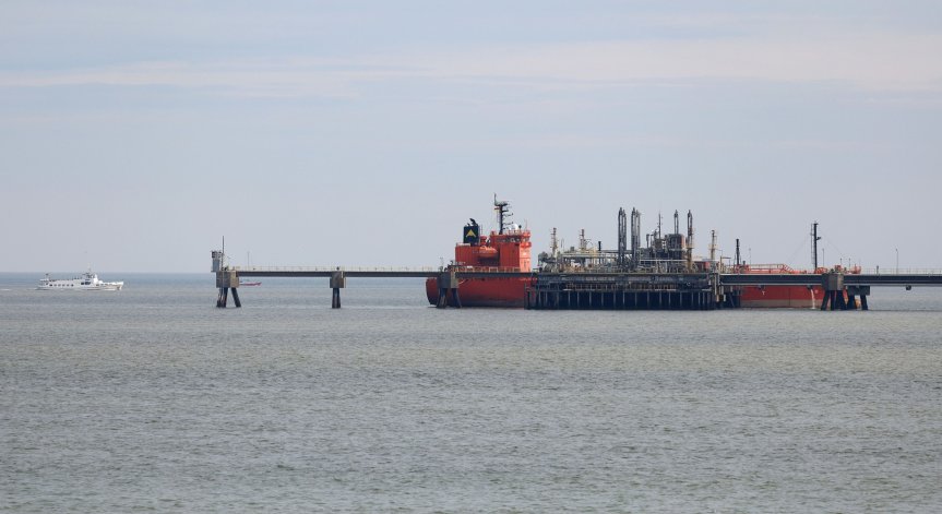 Европа ще бори енергийната криза с плаващи газови терминали