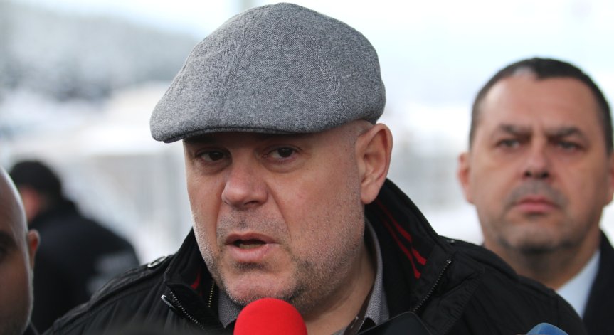 Гешев оглави спецакция в село край Харманли, дядо бил пребит за 200 лв.