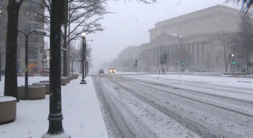 Вашингтон обяви извънредно положение заради снега
