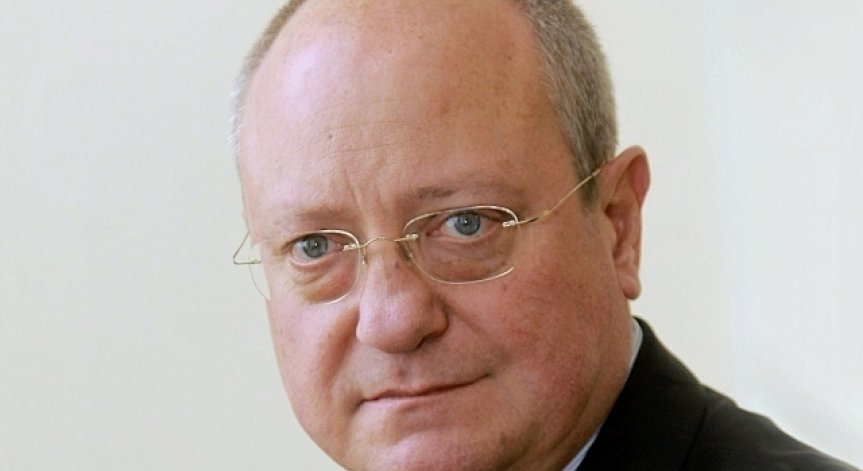 Министър Танев призова за бързо решаване на казуса в Свищов