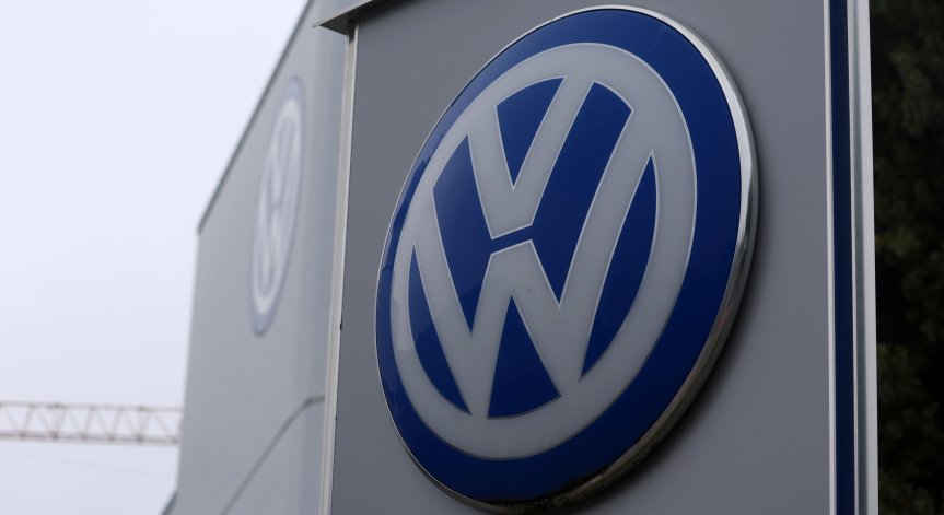 Mercedes и Volkswagen се срещнаха с министъра на икономиката в Берлин.