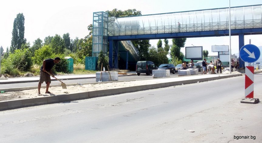 Ремонтите в ключови пътни булеварди в столицата продължават