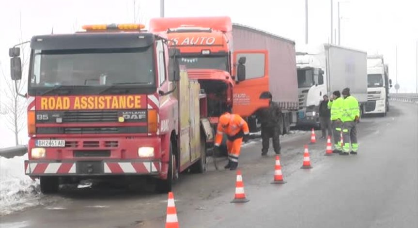 Гневни шофьори блокираха Дунав мост 2