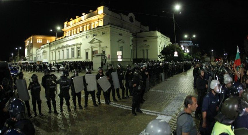 Около 15% от полицаите на протестите са командировани от провинцията