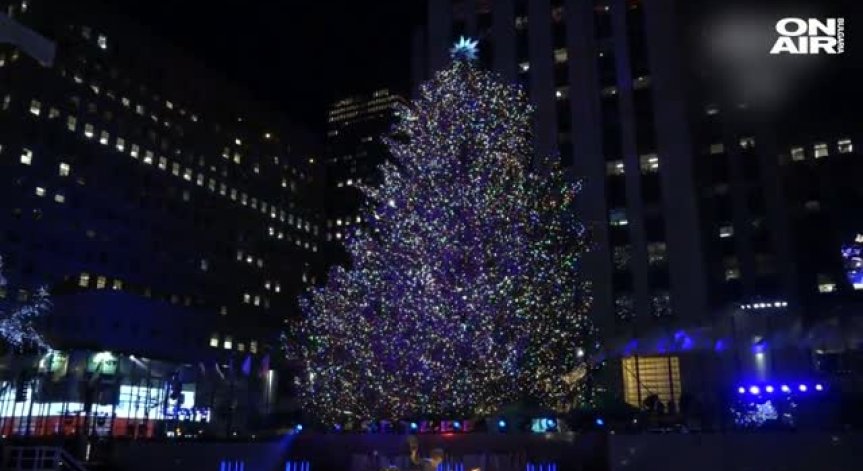 Коледната елха в Ню Йорк грейна