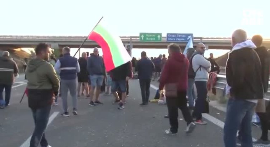 Министър Радев към енергетиците: Успокойте се, имате умения, ценни сте на тези работни места