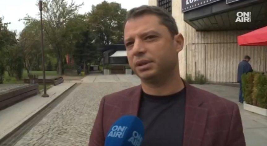 Делян Добрев напуска парламента и политиката