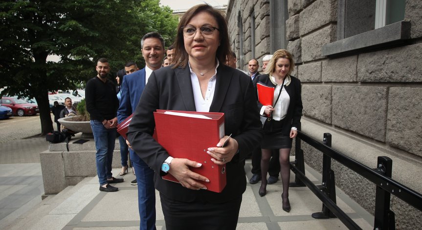 Корнелия Нинова: Трябва да управляват хора без зависимости