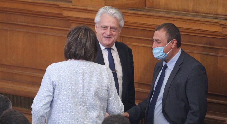ГЕРБ вика Рашков в парламента след твърденията му за незаконните подслушвания