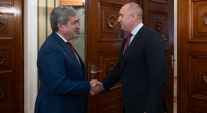 Президентът Румен Радев проведе среща с посланика на Държавата Катар.