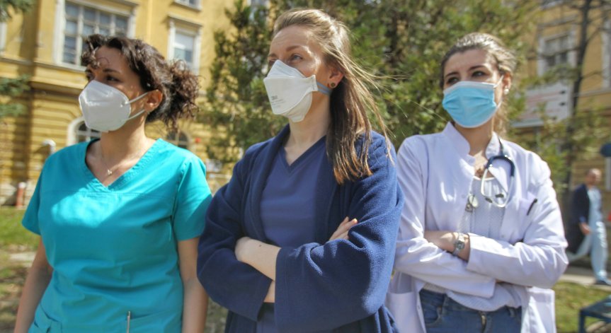 Медиците настояват за реални мерки и обещават решителни действия.