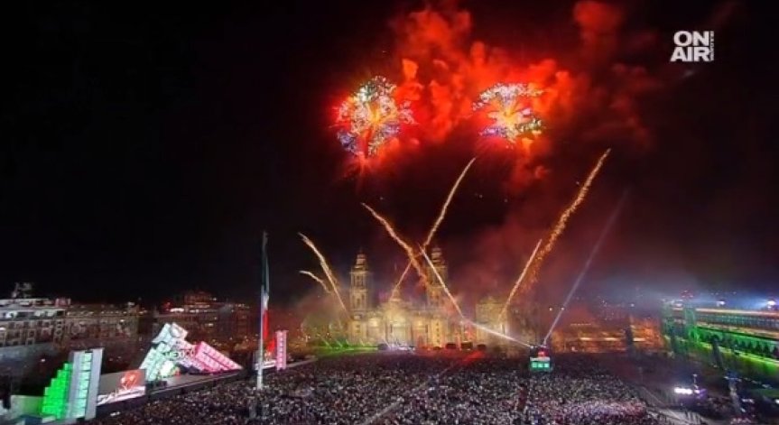 С пищно шоу Мексико отпразнува Деня на независимостта