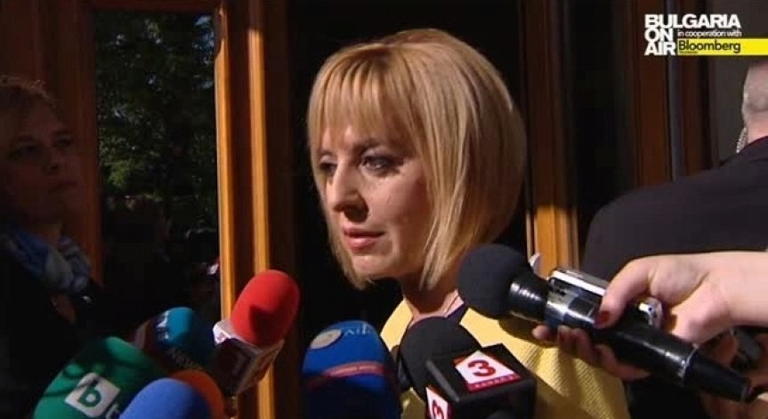 Мая Манолова е новият омбудсман