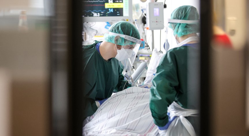 Лекар, работещ в Ковид отделение: Започнах да злоупотребявам с алкохола