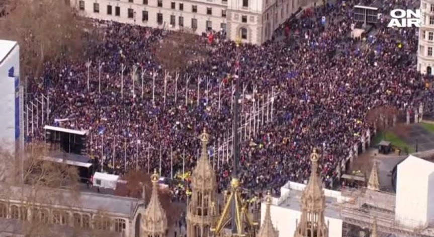 Готви ли се план за отстраняване на Тереза Мей? Brexit е все по-близо