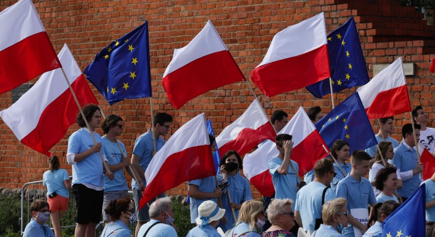 Polexit - Полша все по-активно се приближава към излизане от ЕС?