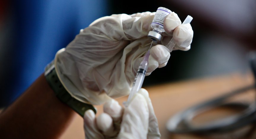 Вирусолог предупреждава за промени в имунната система заради честите ваксинации срещу Ковид