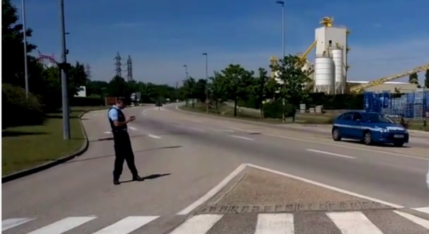 Извършителят на атаката в завода във Франция е задържан