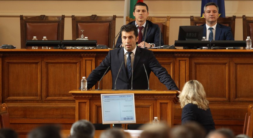 Петков събра депутати и министри от 