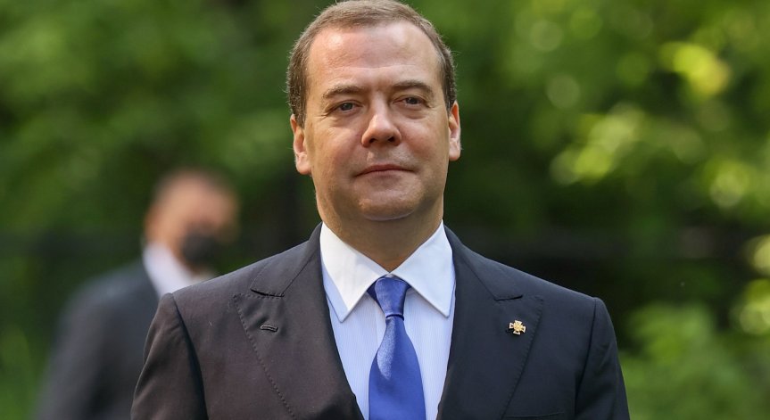 Медведев: Украйна няма да влезе в НАТО, дори САЩ не гарантират светло бъдеще на Зеленски