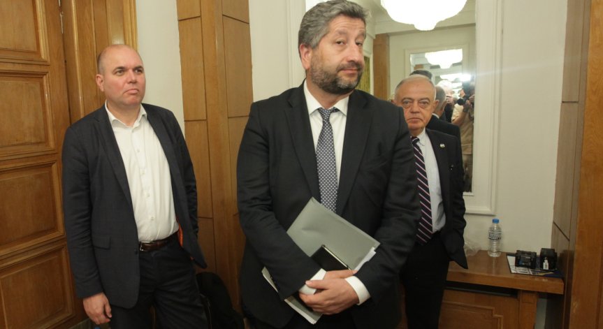 ДБ и БСП сближиха позиции за нов кабинет, независимите депутати ще съдействат