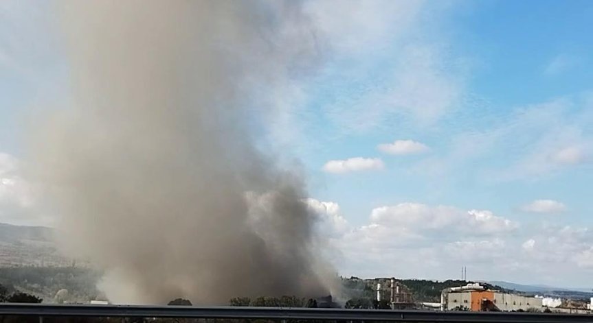 Замърсен ли е въздухът след пожара в Перник